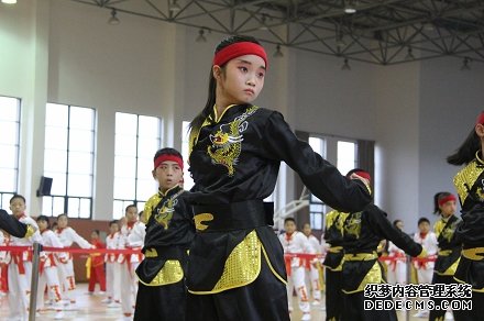 【绍兴】上虞区举行首届中小学生健身操比赛